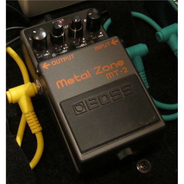 Boss MT-2  Metal Zone Pedalı