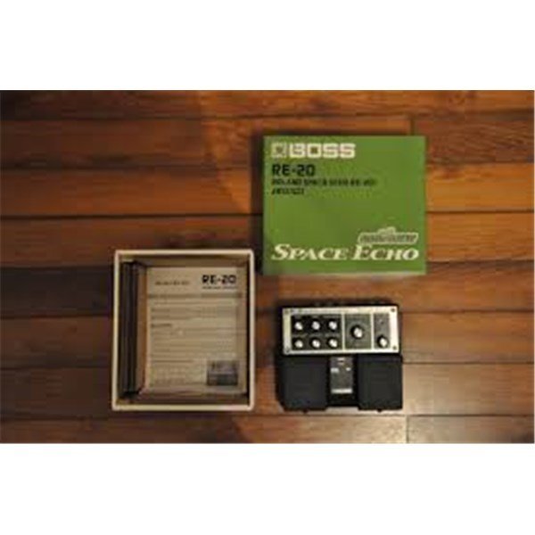 Boss RE-20 Echo Pedalı