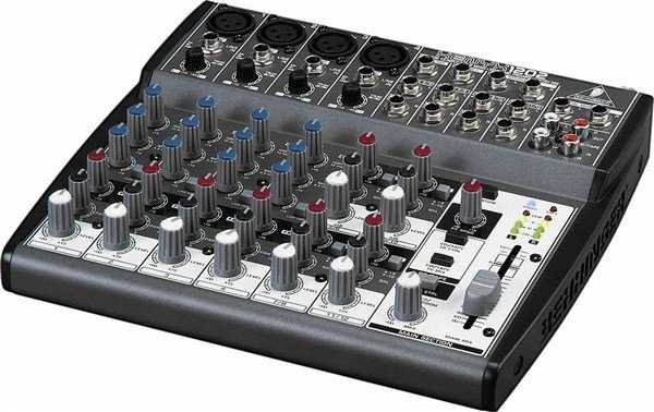 Behringer XENYX 1202 12 Kanal Deck Mikser
