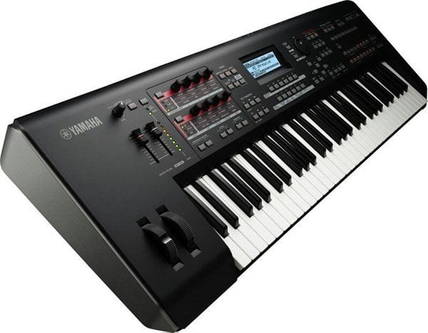 Yamaha MOX6 Synthesizer