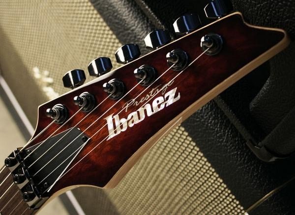 Ibanez RGT320Q Elektro Gitar