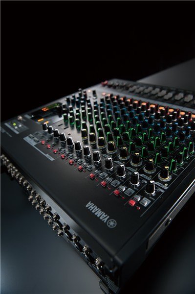 Yamaha MGP12X 12 Kanal Deck Mikser