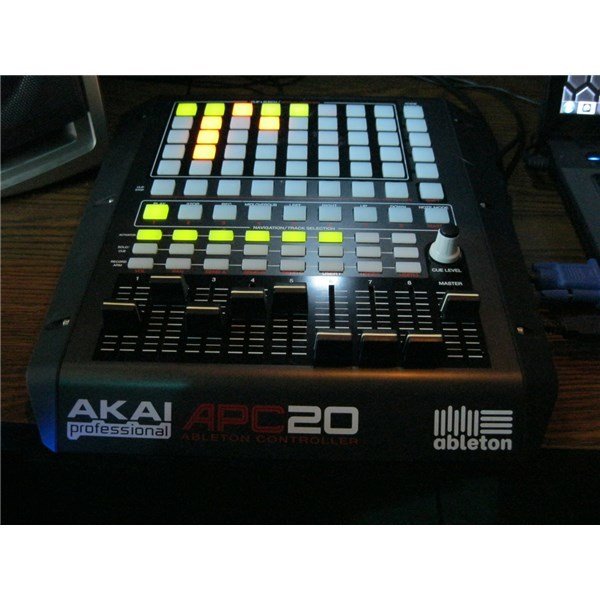 Akai APC20 Müzik Prodüksiyon Kontrol Cihazı