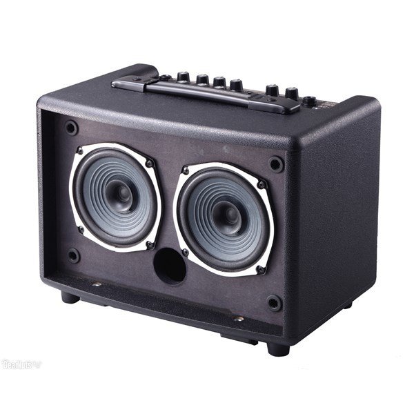 Roland AC-33