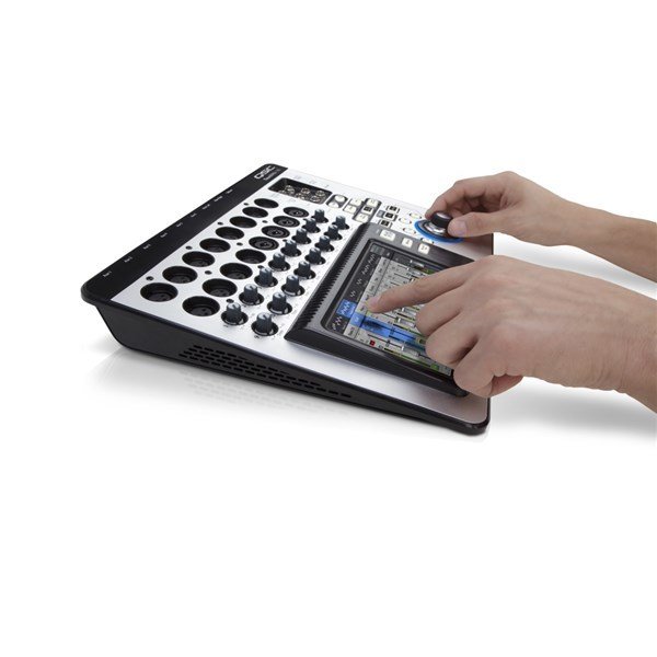Qsc Touchmix-8 - 8 Mono 2 Stereo Dijital Mikser
