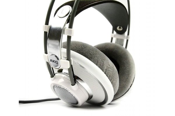 AKG K701 Referans Kulak Üstü Kulaklık