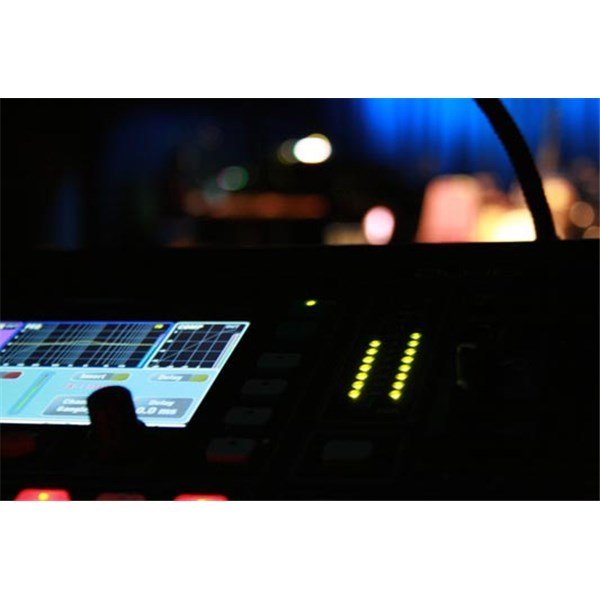 Allen Heath QU-16 Rack Mountable Digital Mixer: 16 Mic/Line, 3 Stereo Line, 4FX, 12 Mix