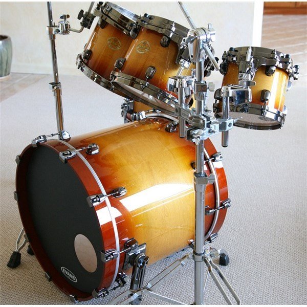 Tama Maple Gold Sunburst 4 Parça Akustik Davul Seti