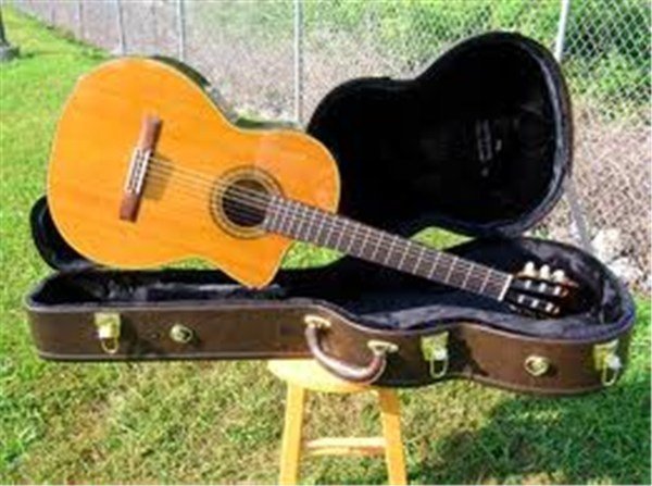 Takamine TC132SC Cutaway Elektro Klasik Gitar