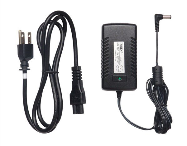Taiden HCS ADP 15V Adapter (DC 15V, 2.2A)