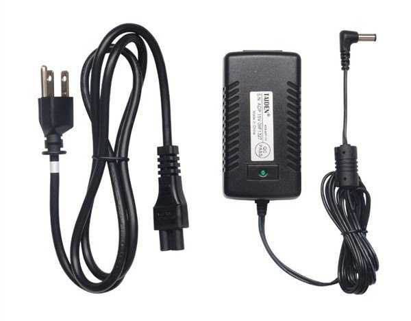 Taiden HCS ADP 15V Adapter (DC 15V, 2.2A)