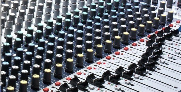 Soundcraft GB2 24ch Deck Mikser