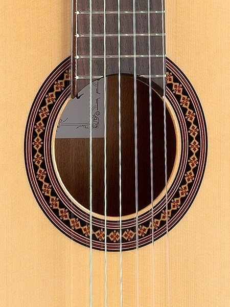 Alhambra İberia El Yapımı Klasik Gitar